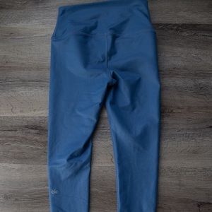 ALO Yoga Airbrush Leggings in Cobalt Blue